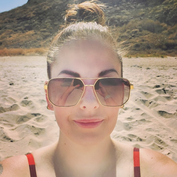 Meet your Posher, Jennifer - Picture 4 of 4